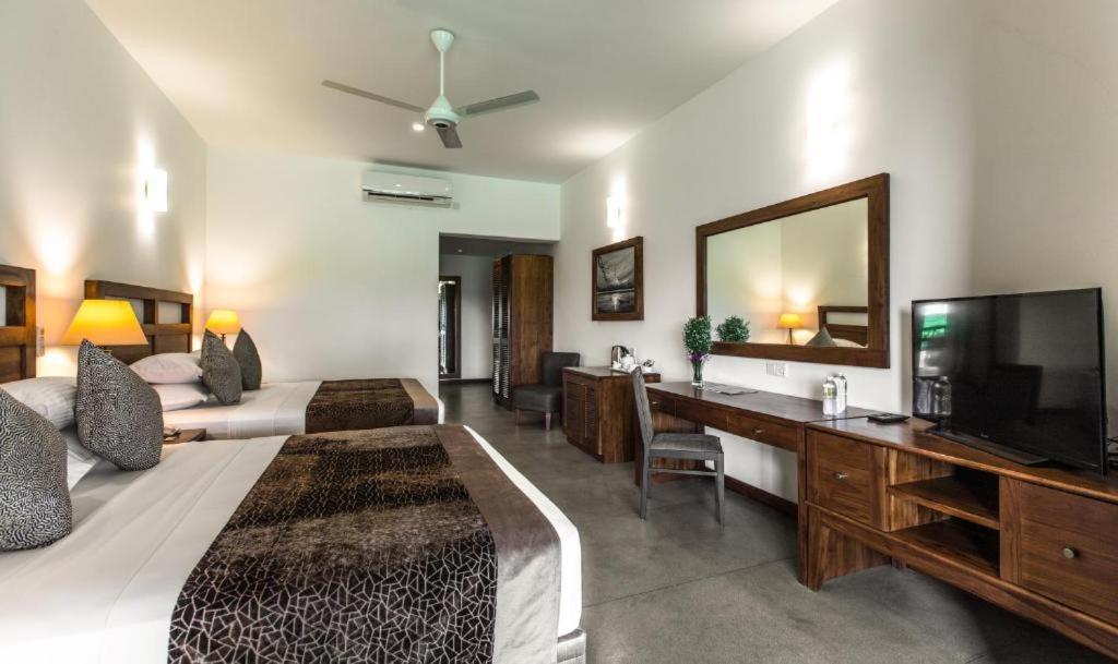 Manthila Hotel Anuradhapura Ngoại thất bức ảnh