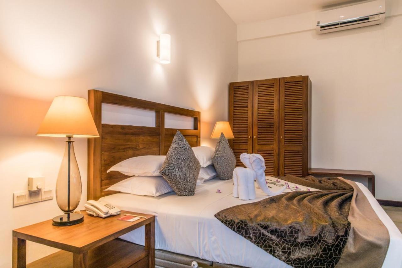 Manthila Hotel Anuradhapura Ngoại thất bức ảnh