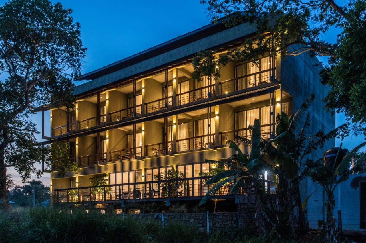 Manthila Hotel Anuradhapura Ngoại thất bức ảnh