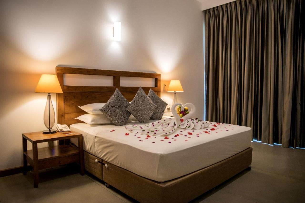 Manthila Hotel Anuradhapura Ngoại thất bức ảnh