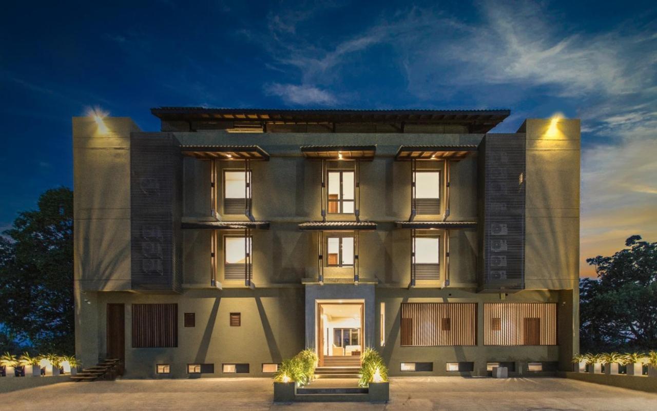 Manthila Hotel Anuradhapura Ngoại thất bức ảnh