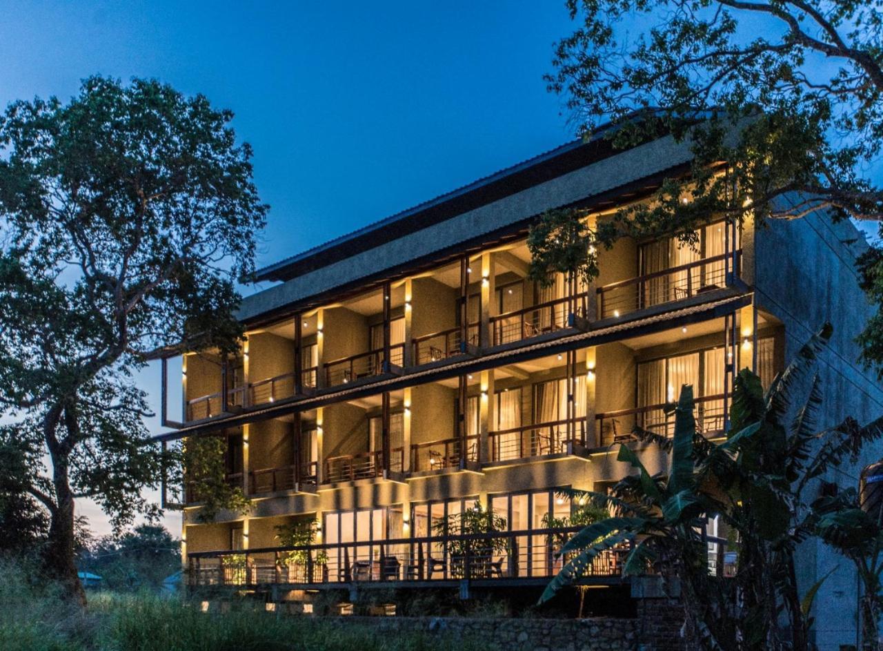 Manthila Hotel Anuradhapura Ngoại thất bức ảnh